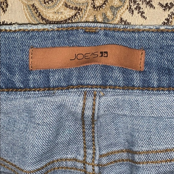 Joe’s Jeans. Slim fit. - Picture 2 of 4